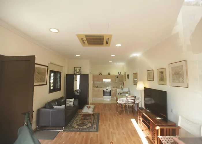 Luxury * 尼科西亚